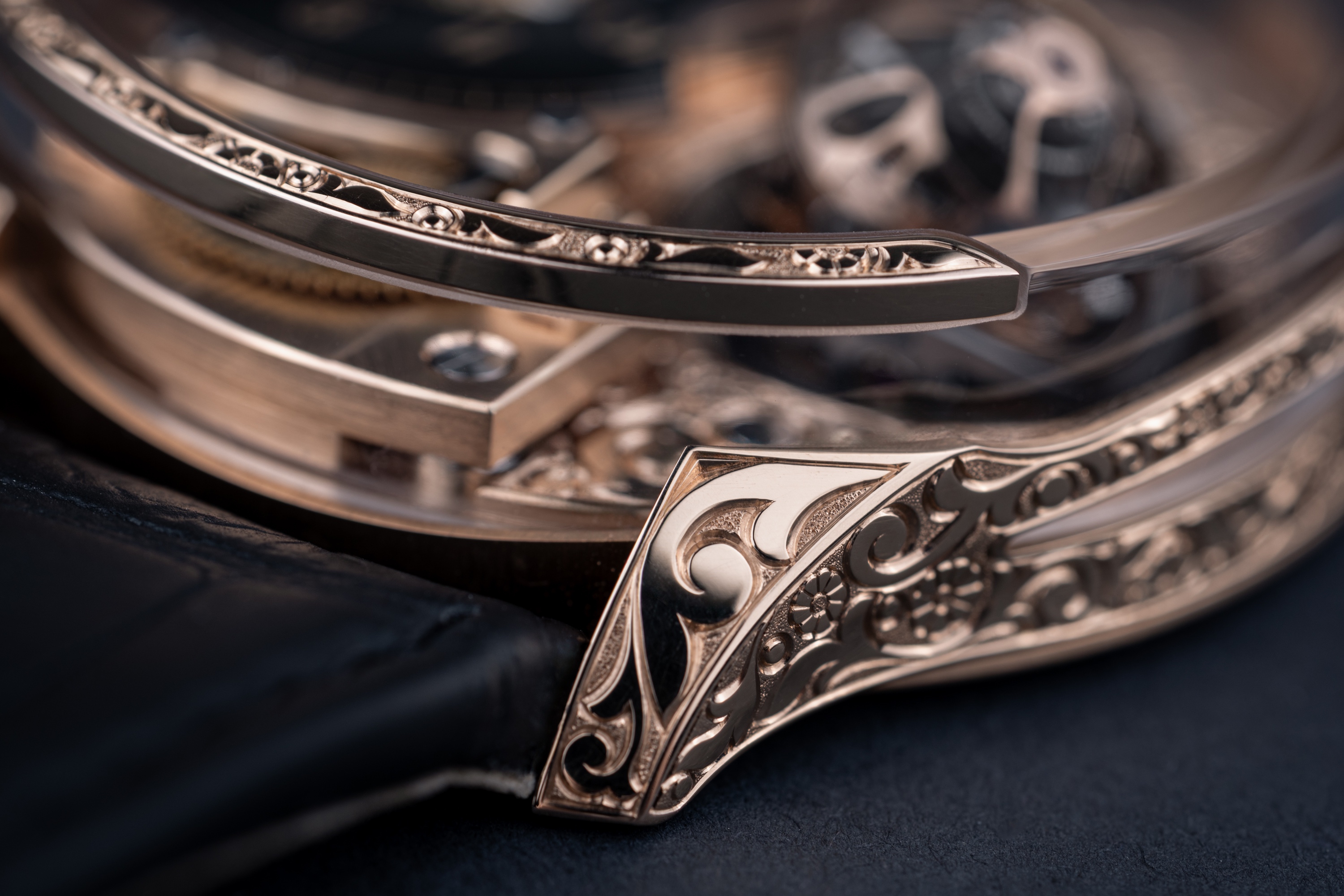 Henri Grandjean Carved Rose Gold lugs profile